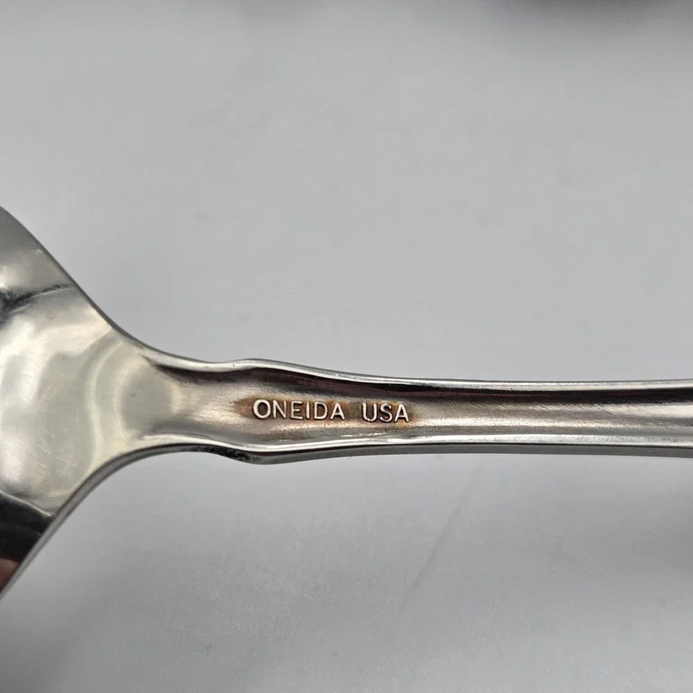 Oneida 15 spoons